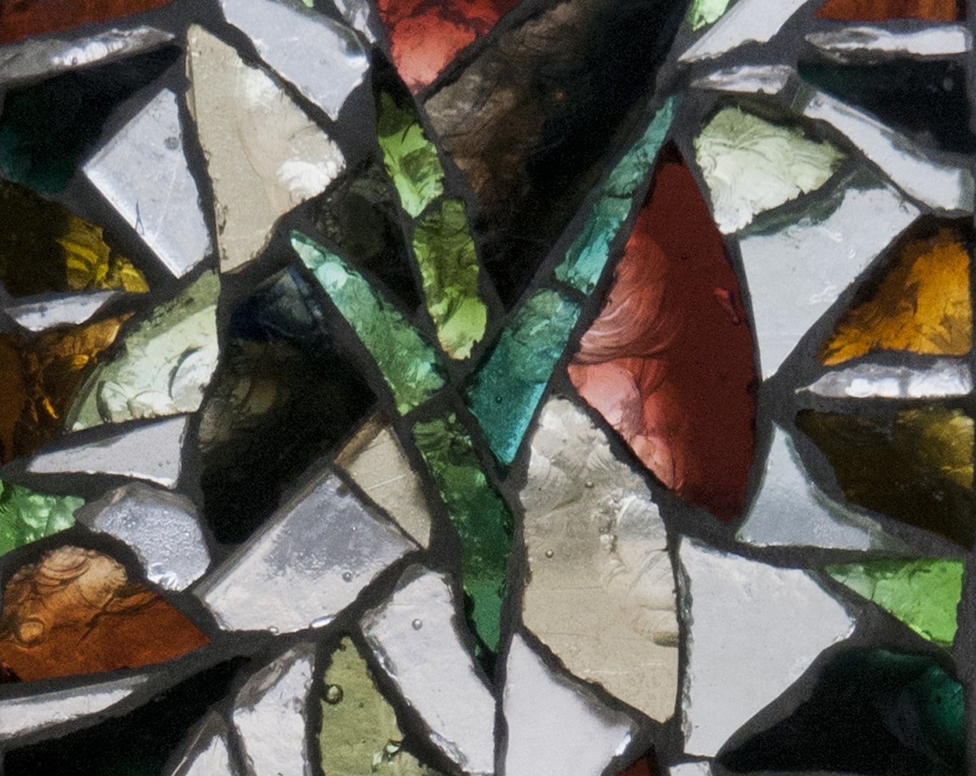 Vitrail en dalle de verre réalisé sur le thème des 4 éléments pour la Maison St Paul à Paris